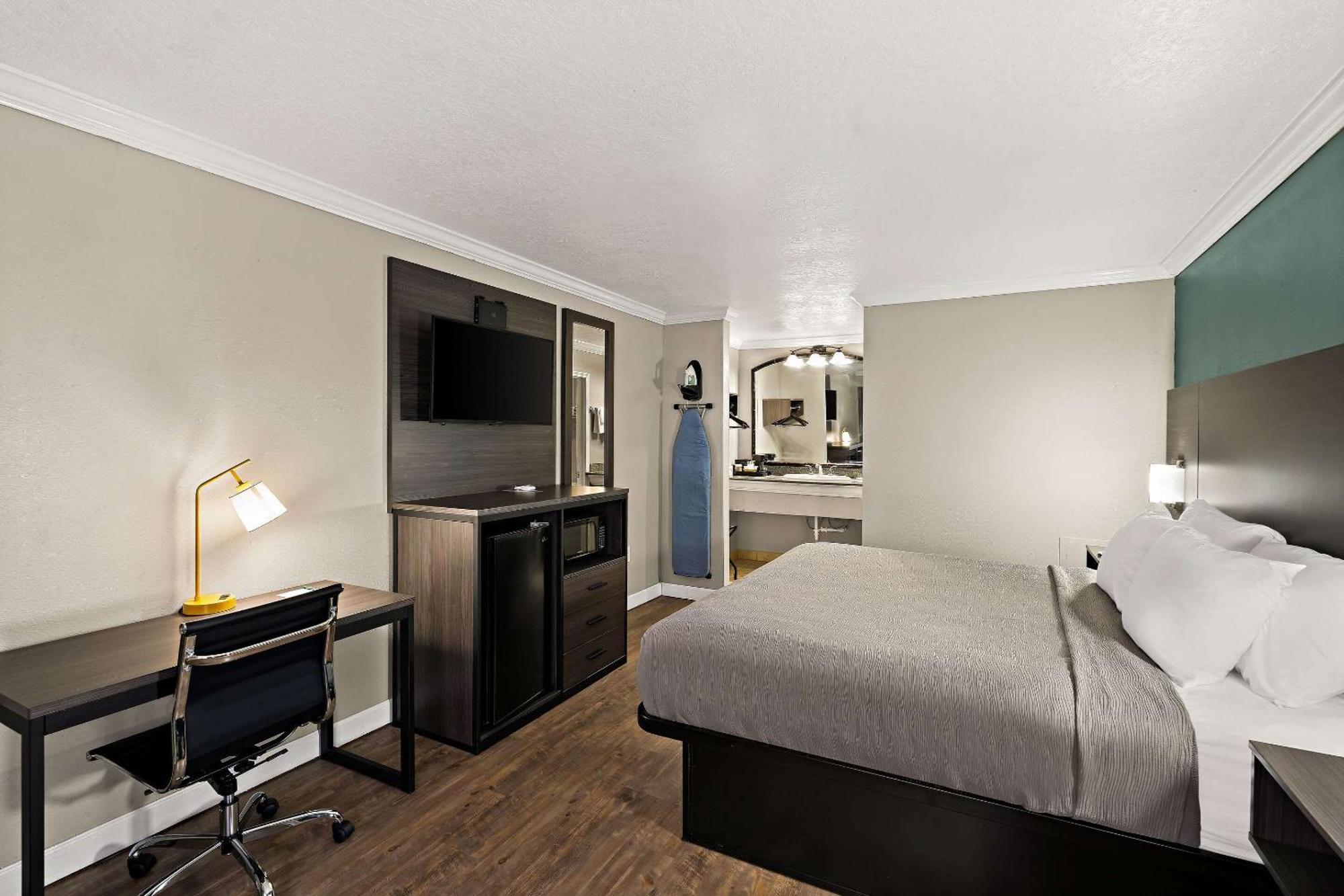 Quality Inn Оушен-Спрингс Экстерьер фото