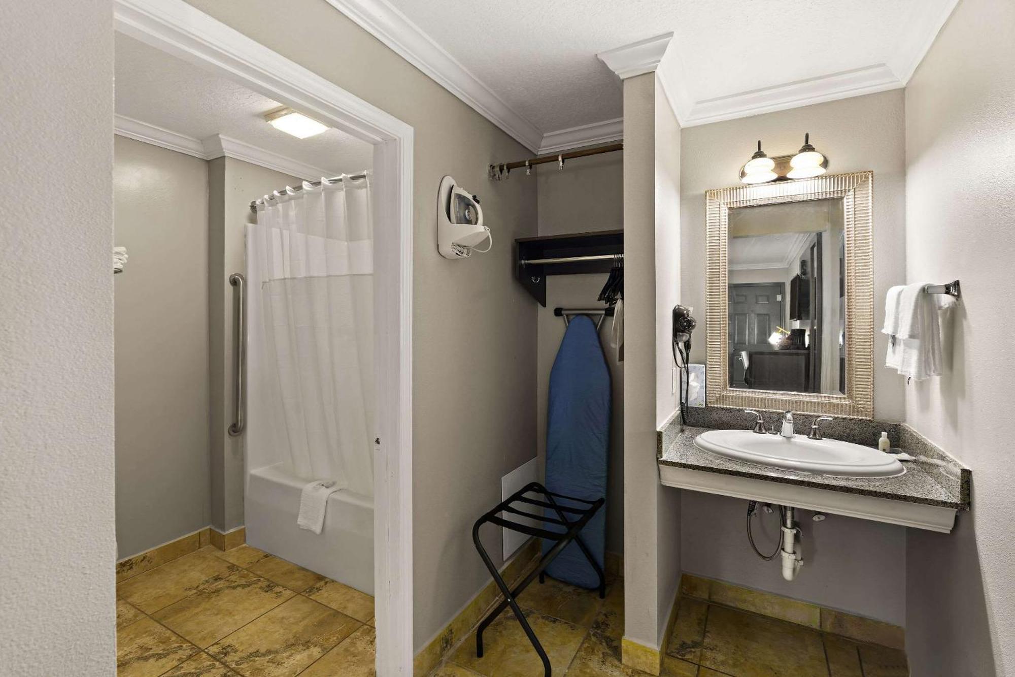 Quality Inn Оушен-Спрингс Экстерьер фото