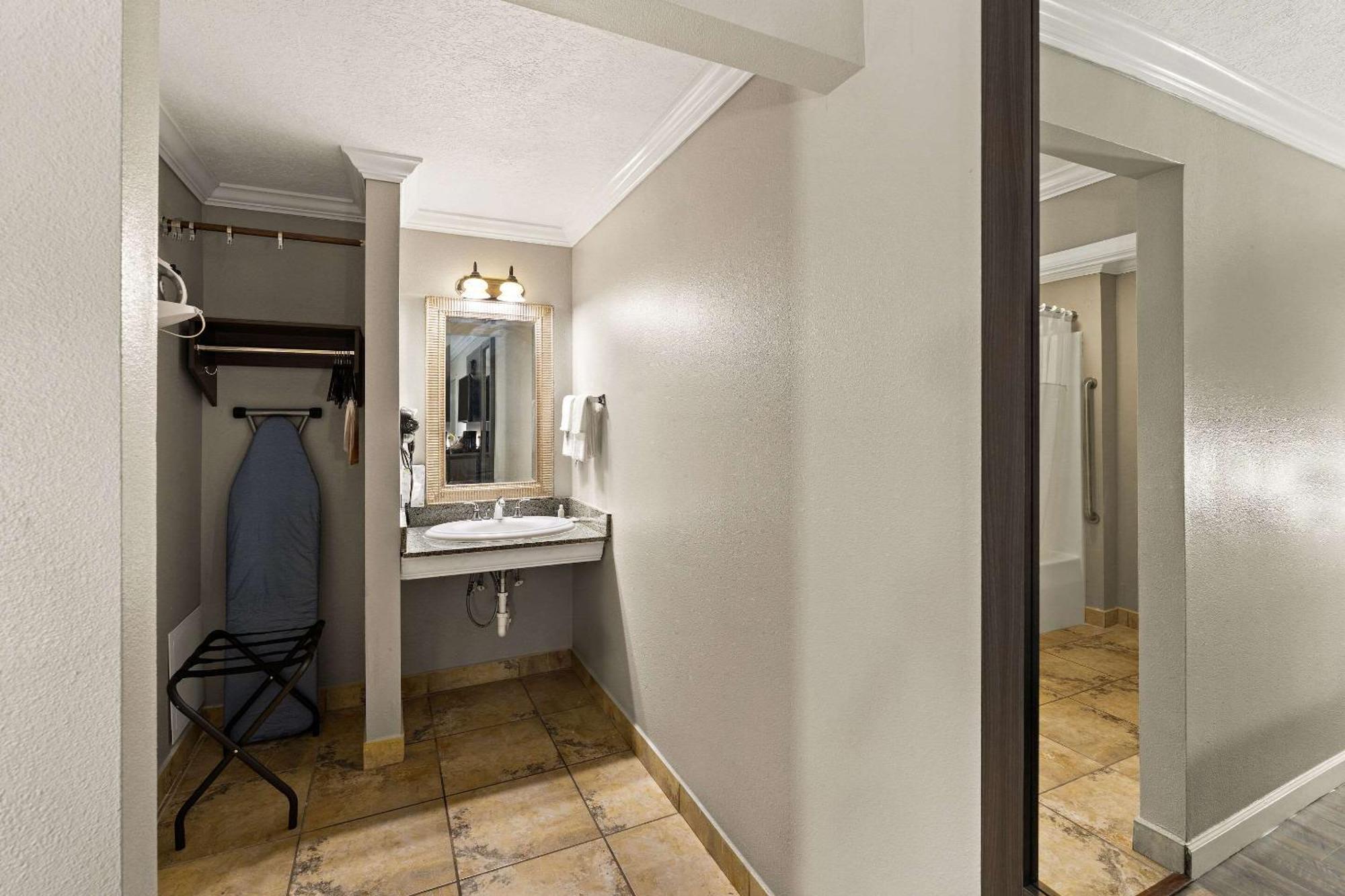 Quality Inn Оушен-Спрингс Экстерьер фото